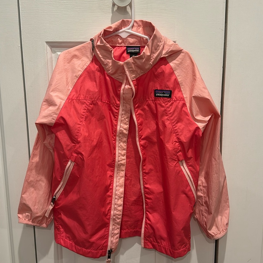 Patagonia Pink Girls Rain Jacket- 5T great condition